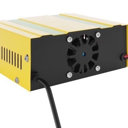 12 V/24 V akumulatora lādētājs