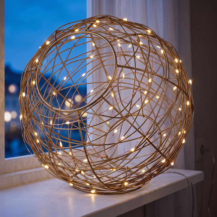 20 cm zelta krāsas LED dekoratīvā bumba – silti balta gaismas sfēra