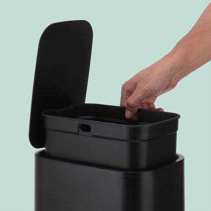 7 litru kvadrātveida atkritumu tvertne ar pedāli - plastmasas, ar mīksti aizveramu vāku