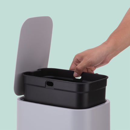 7 litru kvadrātveida plastmasas atkritumu tvertne ar pedāli - mīksti aizverams vāks