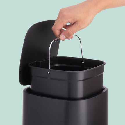 9 litru kvadrātveida atkritumu tvertne ar pedāli, plastmasas, ar mīksti aizveramu vāku