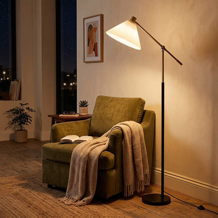 Regulējama zelta grīdas lampa ar auduma abažūru, 157 cm