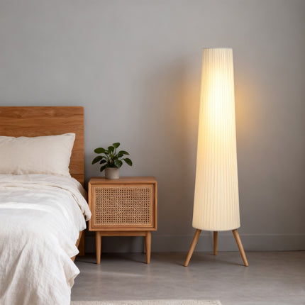 Regulējama LED grīdas lampa, koka statīvs, kājas slēdzis, balta
