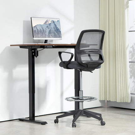 Ergonomisks biroja krēsls ar roku balstiem un regulējamu kāju balstu