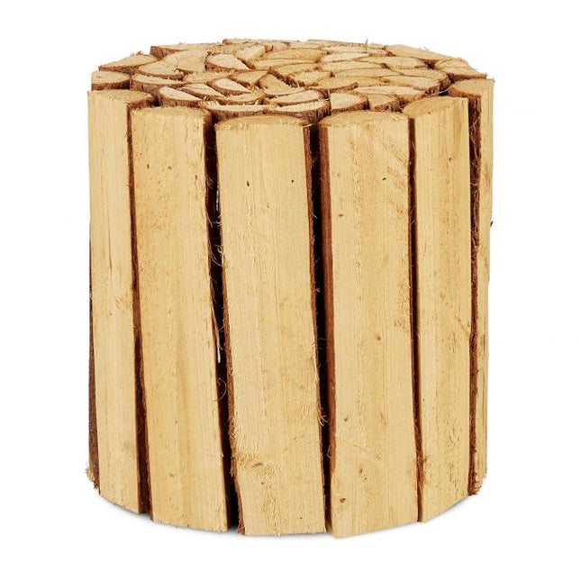 Ziedu krēsls no egles