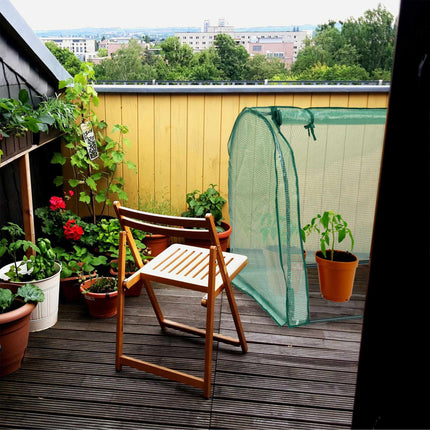 Folijas siltumnīca ar durvīm