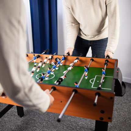 Galda futbols, 2 spēlētājiem, iekštelpu spēle