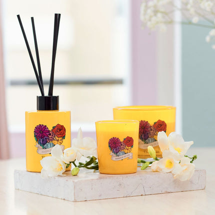 Aromātiskā svece "Frida Kahlo", 180g, ziedu aromāts