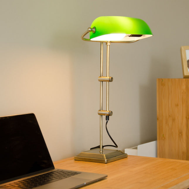 Zaļa baņķiera lampa