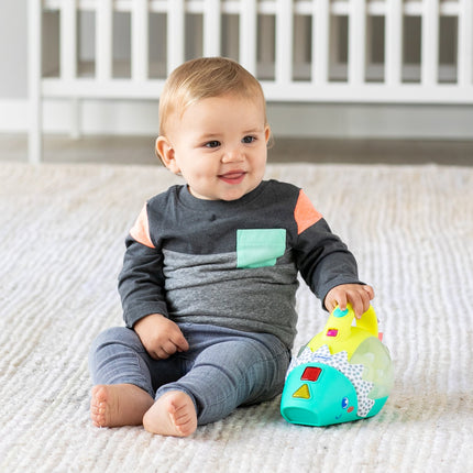 Infantino Push & Pop muzikālais mini putekļsūcējs ar izgaismojumu