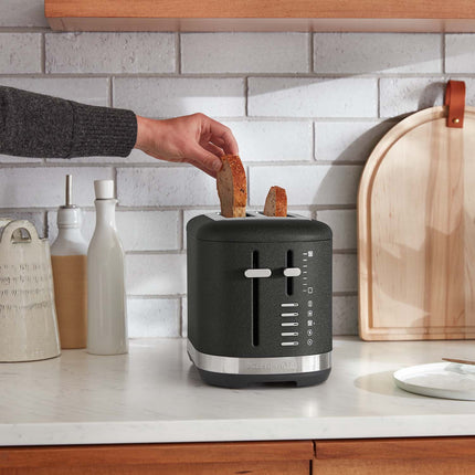KitchenAid 2 šķēļu tosteris ar manuālu pacelšanas sviru, čuguns, melns
