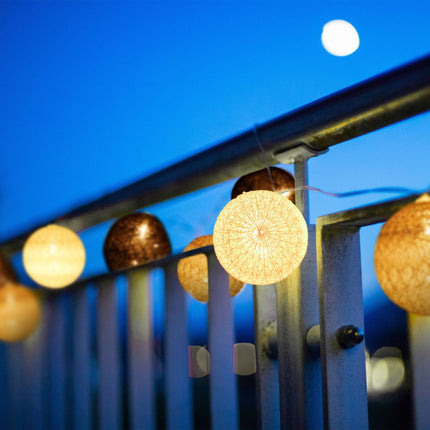 LED light chain with 10 balls