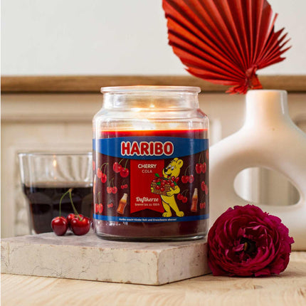 Aromātiskā svece lielā stikla burkā - salds aromāts