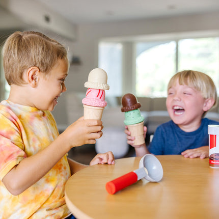 Melissa & Doug rotaļu komplekts Scoop & Stack saldējums