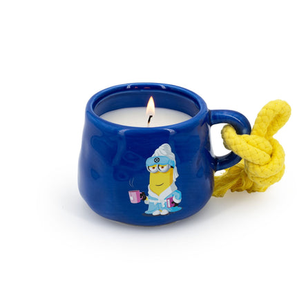 Aromātiskā svece "Minions" keramikas krūzē - augļu un ziedu aromāts