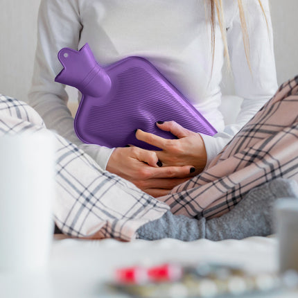 Violeta karstā ūdens pudele 2L, hermētiska, sāpju mazināšanai