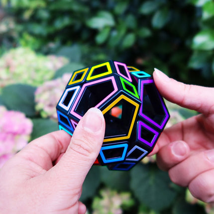 Jaunākā rotaļlietu loģikas spēle Hollow Skewb Ultimate