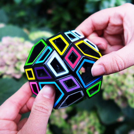 Jaunākā rotaļlietu loģikas spēle Hollow Skewb Ultimate