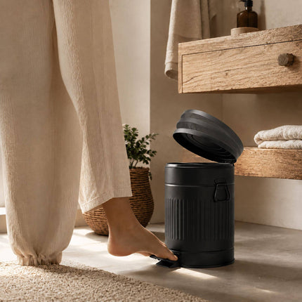 Retro Bathroom Pedal Bin 5 L with Soft-Close Lid, Black, Removable Inner Bin